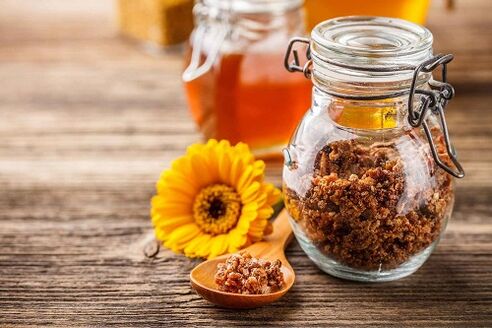 Propolis fir d'Behandlung vun Zehennagelpilz