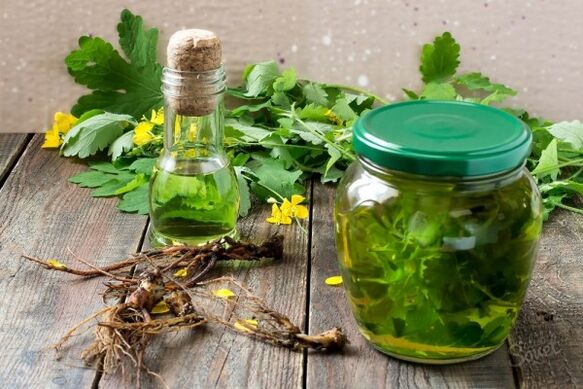 Tinktur vun celandine Kraider fir Pilz op Zänn